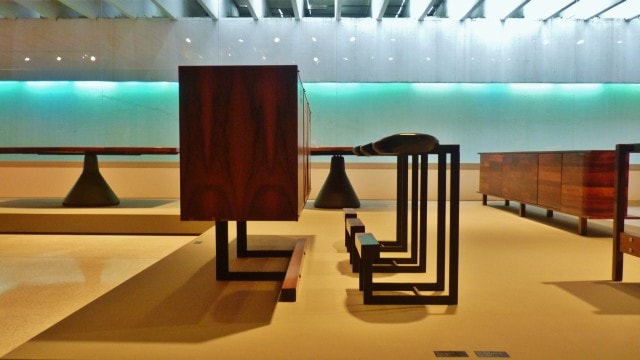 Mobília de Jorge Zalszupin no Museu Oscar Niemeyer.